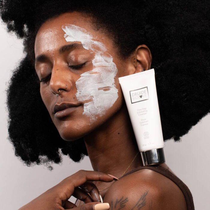 One-Step Exfoliating Cleanser - Image 2